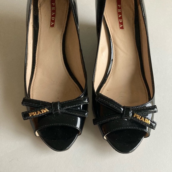 Prada Black Patent Leather Bow Logo Open Toe Wedges size EUR 38, US 7.5 - Picture 16 of 16